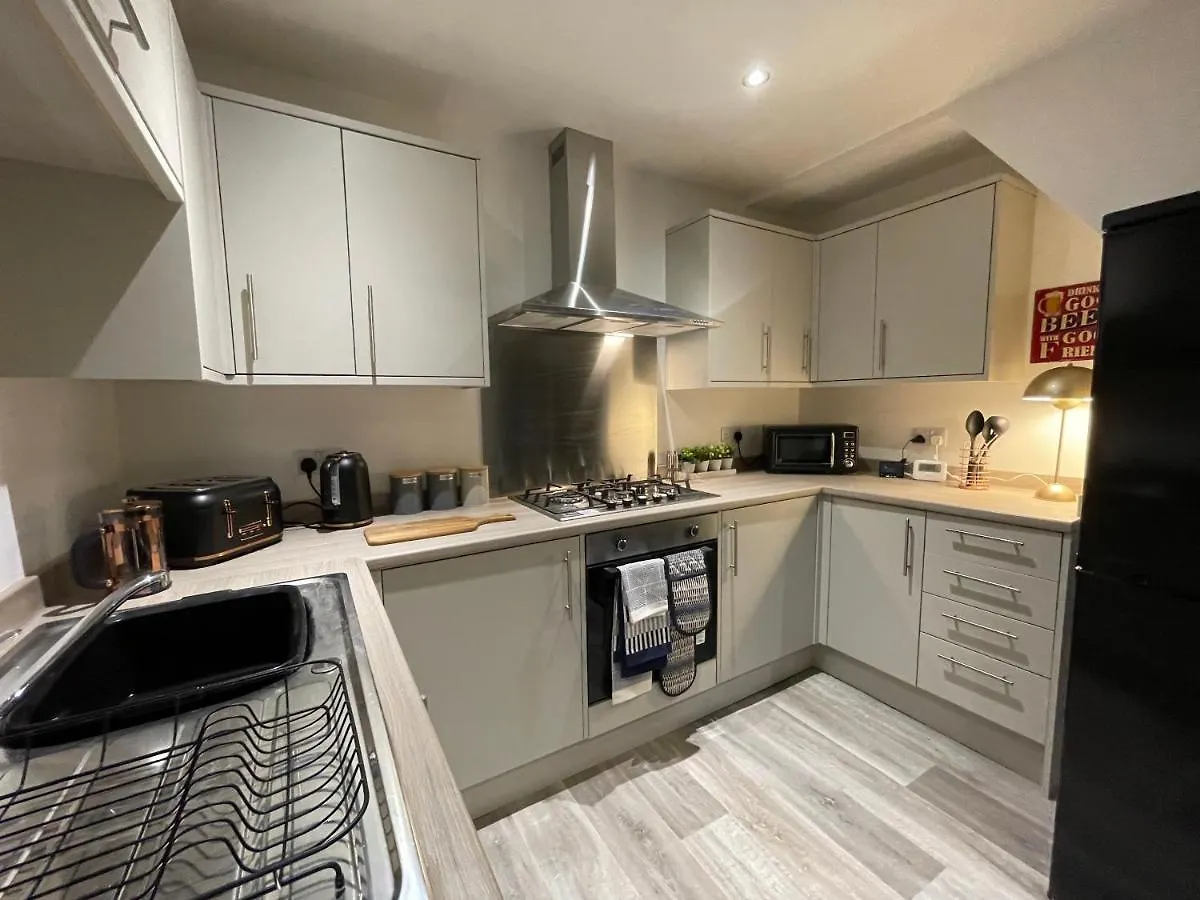 Boutique 5 Bed Home On Birdwell Road - Free Parking Sheffield 0*,
