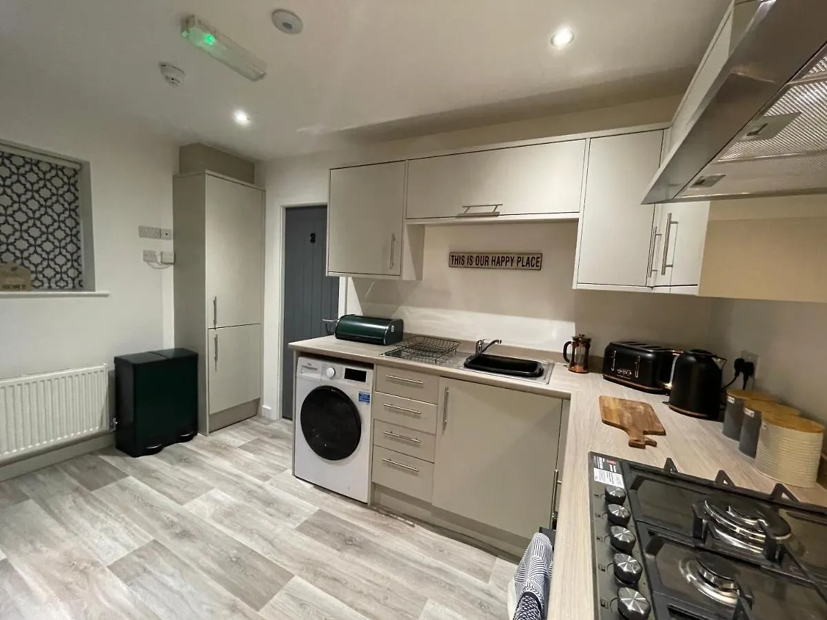 Boutique 5 Bed Home On Birdwell Road - Free Parking Sheffield Affittacamere