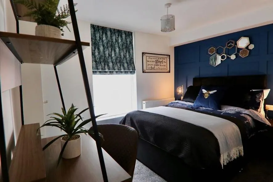 Boutique 5 Bed Home On Birdwell Road - Free Parking Sheffield Affittacamere
