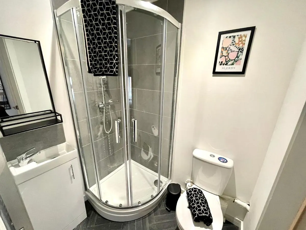Boutique 5 Bed Home On Birdwell Road - Free Parking Sheffield Affittacamere